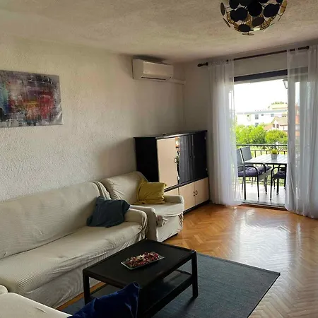 Apartment In - Istrien 33042